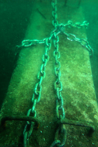Protecziun da la patria, Underwater inspection of deadweight, Photo © Stefano Dondi