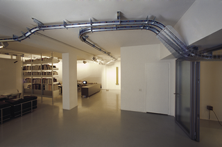 Parassita funzionale, Installazione site-specific per la Galleria Fumagalli, Bergamo, Photo © Giorgio Colombo