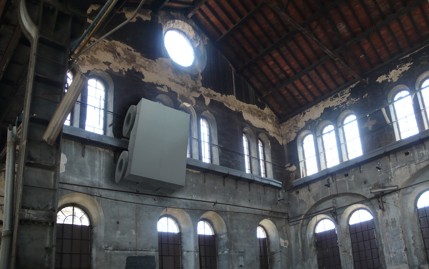 Monocromo bianco, Simulazione per installazione alle Officine Grandi Riparazioni, Torino 2011